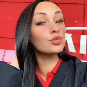 Meet your Posher, Latoria